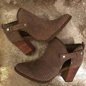 🌷SPRING SALE🌷Franco Sarto Suede Ankle Booties